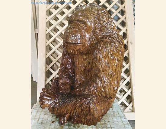 Скульптура из дерева шимпанзе фото 3