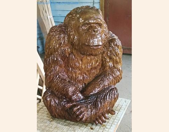 Скульптура из дерева шимпанзе фото 1
